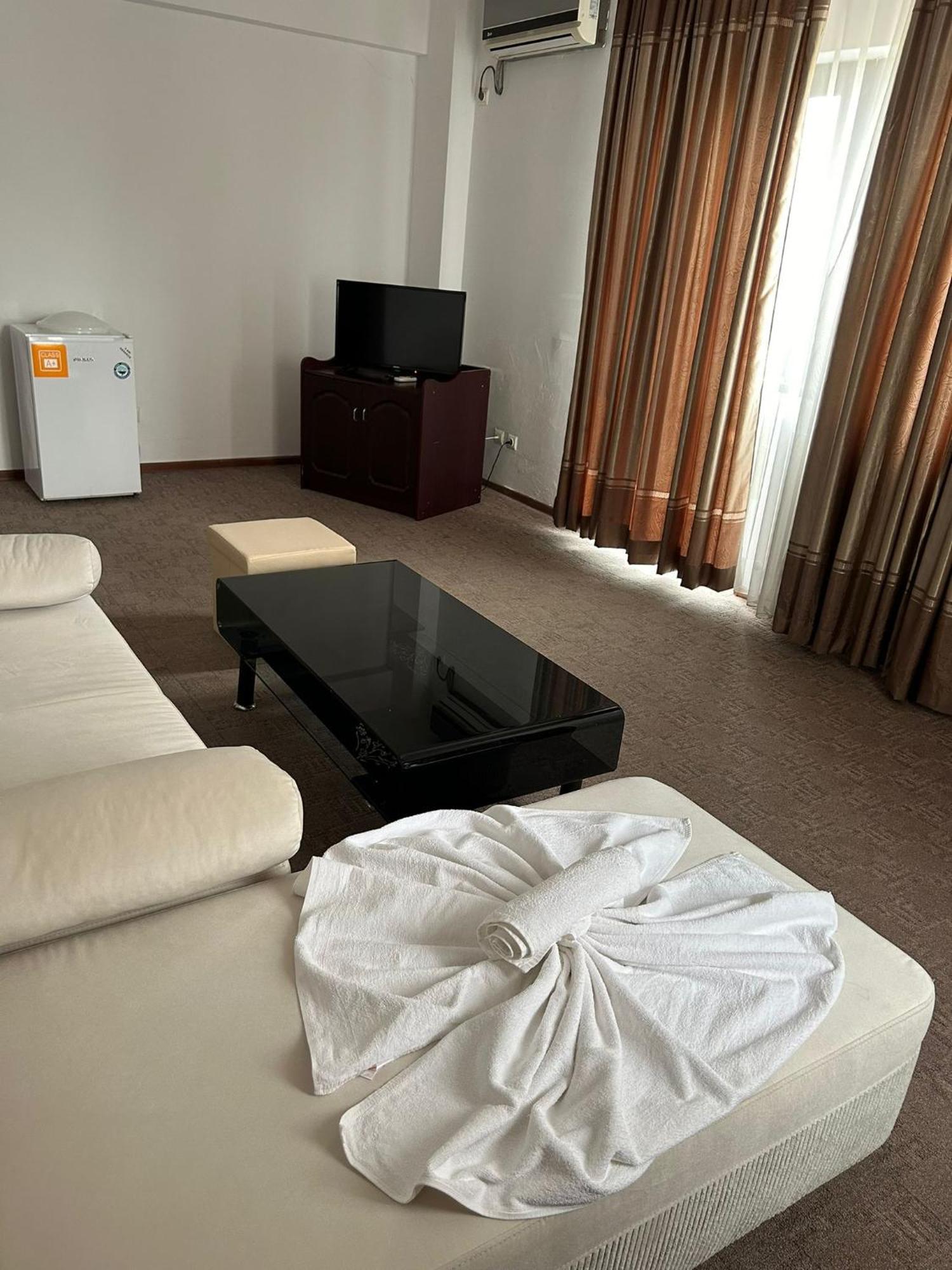 Orient Mamaia Nord Hotell Năvodari Eksteriør bilde