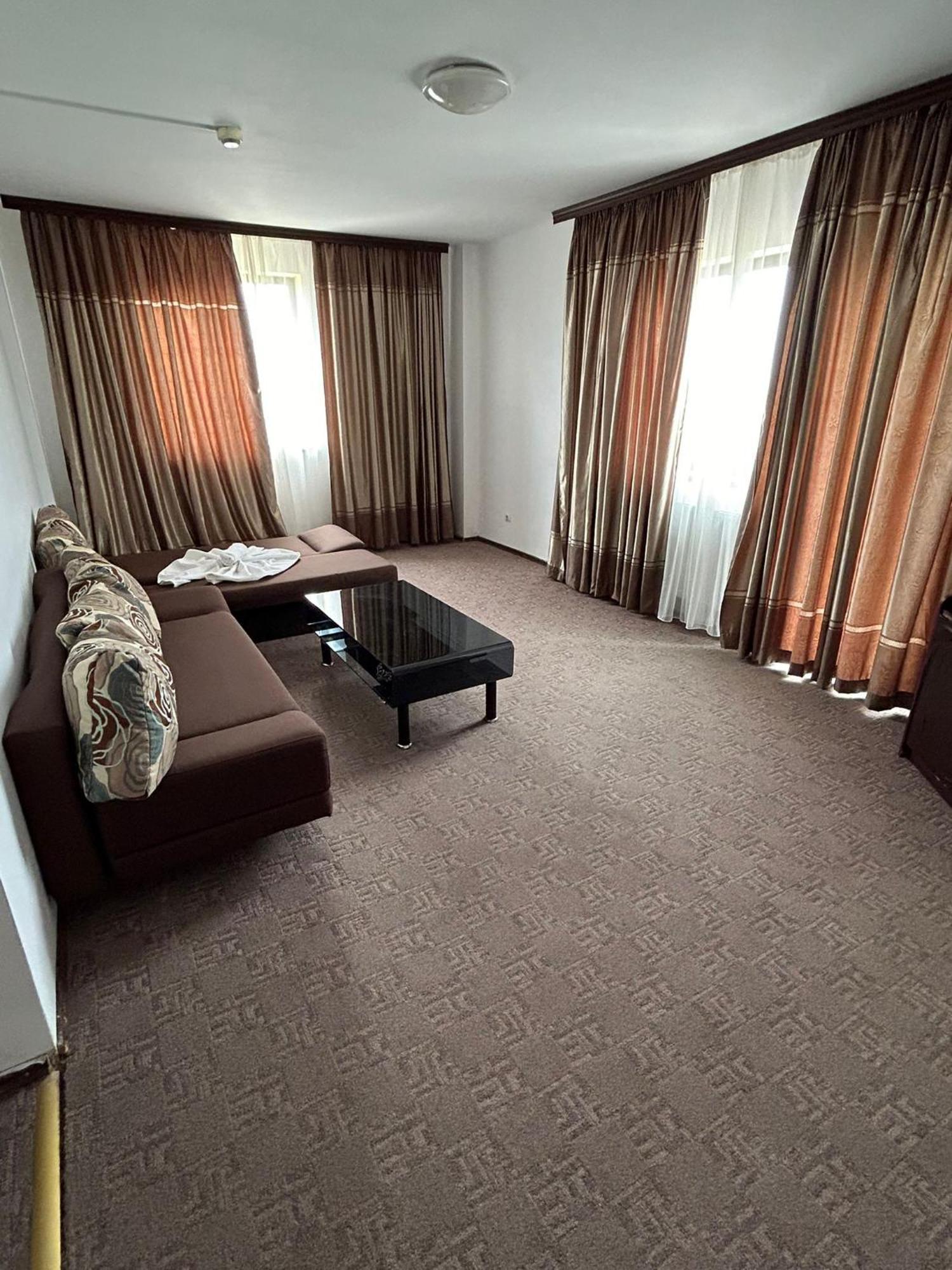 Orient Mamaia Nord Hotell Năvodari Eksteriør bilde